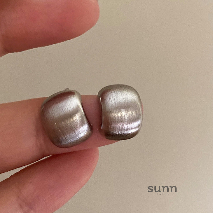 Lakota Brushed Hoop Earrings [4S9EAAID]