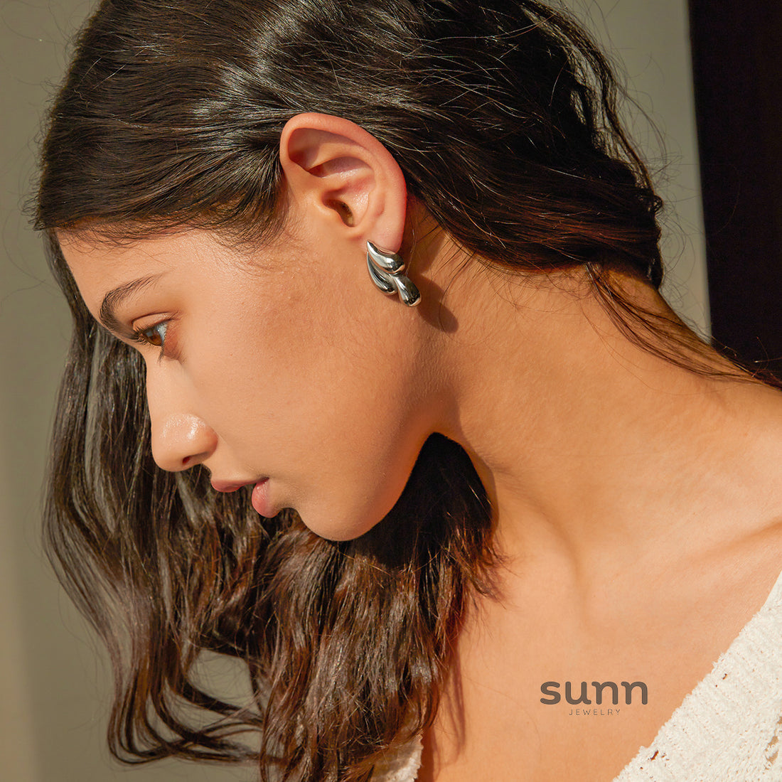 Lakshmi Molten Drop Earrings [2XO7ELGV]