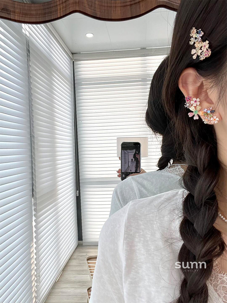 Lakynn Floral Gem Stud Earrings [LPJA82JF]