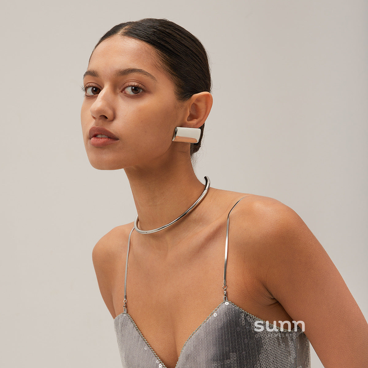 Lanah Sleek Rectangle Earrings [2BK5DG33]