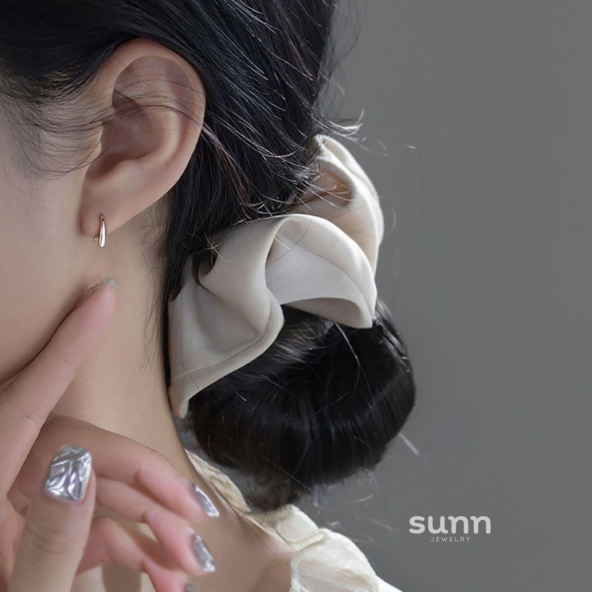 Landon Effortless Water Drop Earrings [8TNQ6EJC]