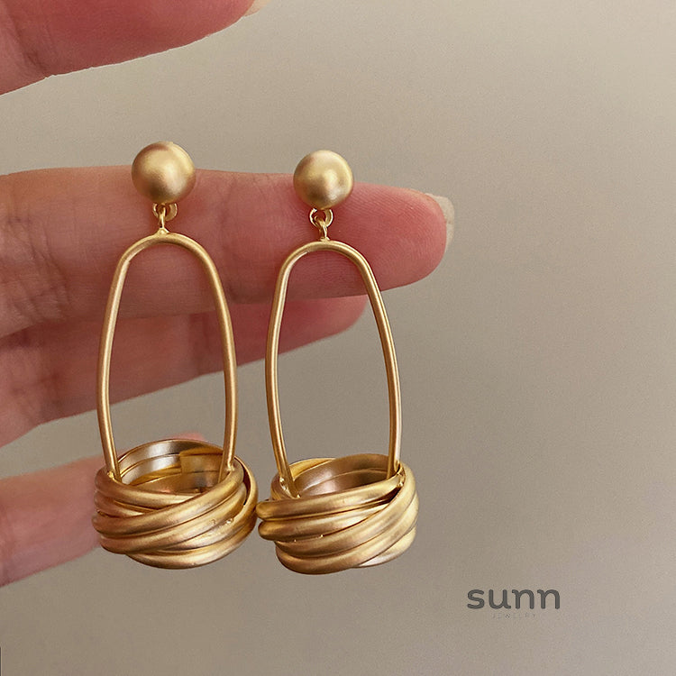 Landon Matte Gold Statement Earrings [F8VNMYDE]
