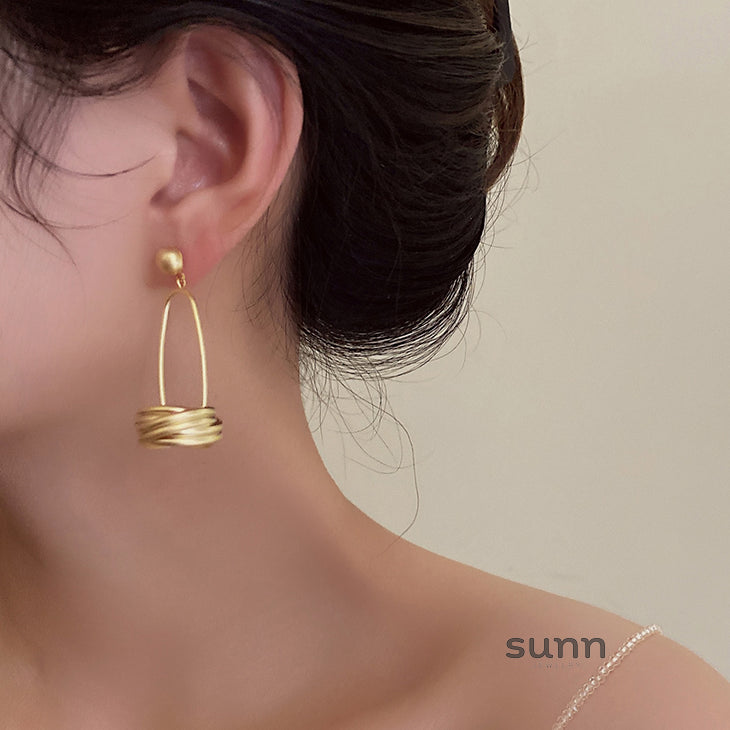 Landon Matte Gold Statement Earrings [HDKQC0JI]