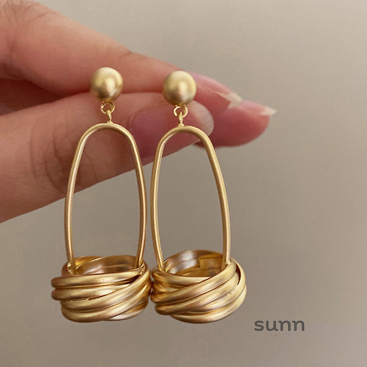 Landon Matte Gold Statement Earrings [2EP0RGXU]