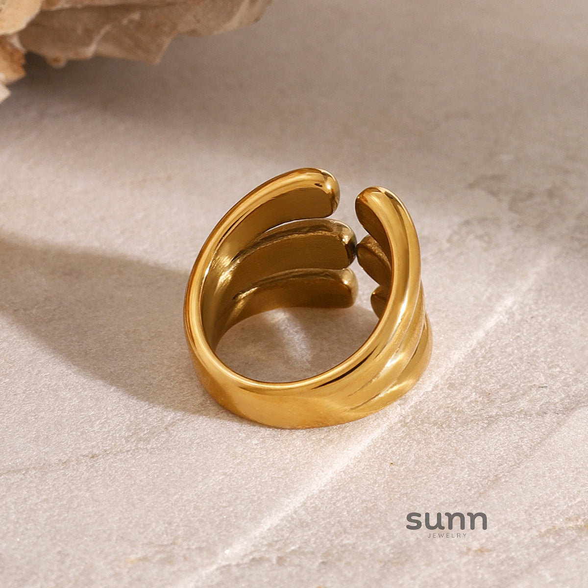 Langley Titanium Gold Ring [R65GHZH0]