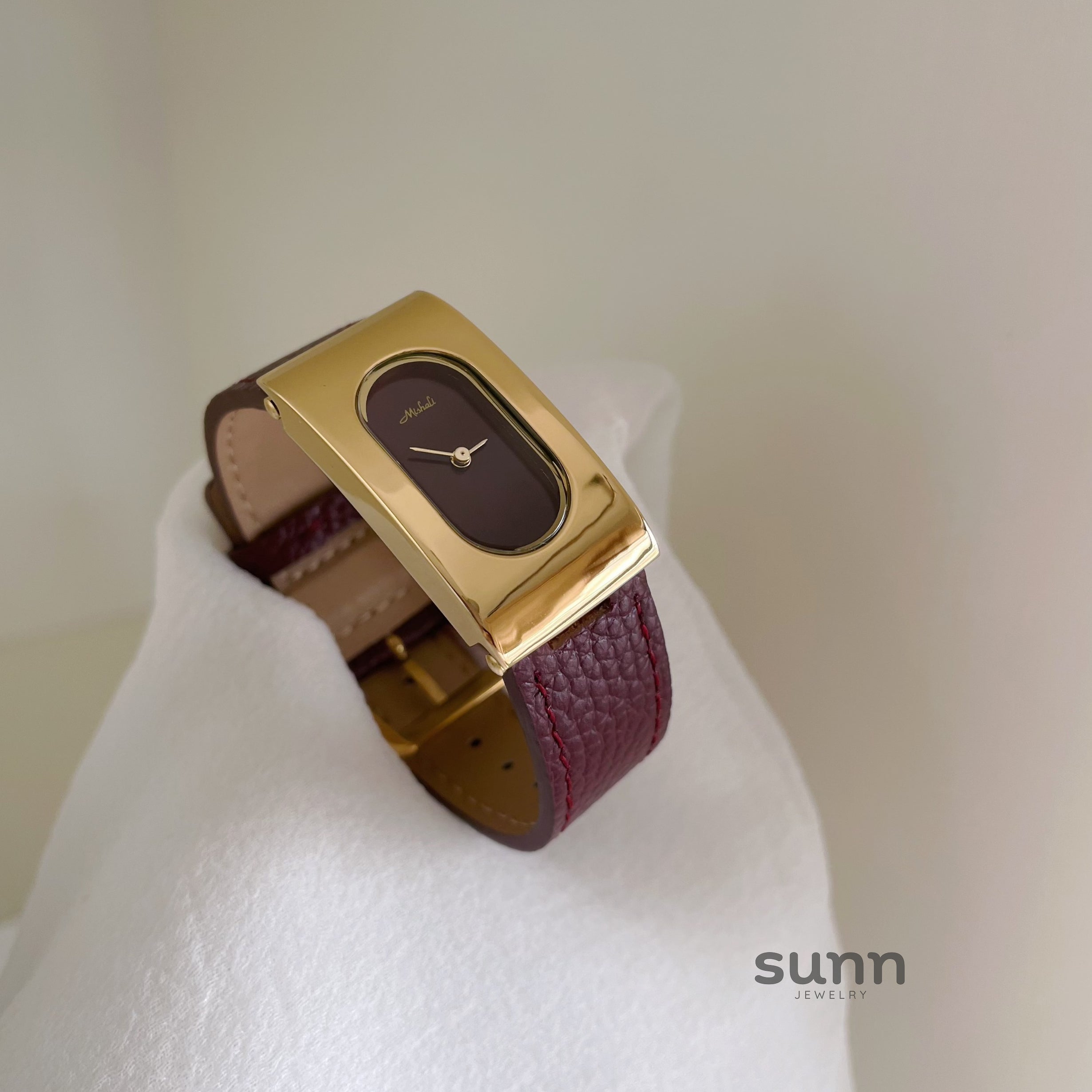 Lani Vintage Rectangular Leather Watch [YBUEU01S]