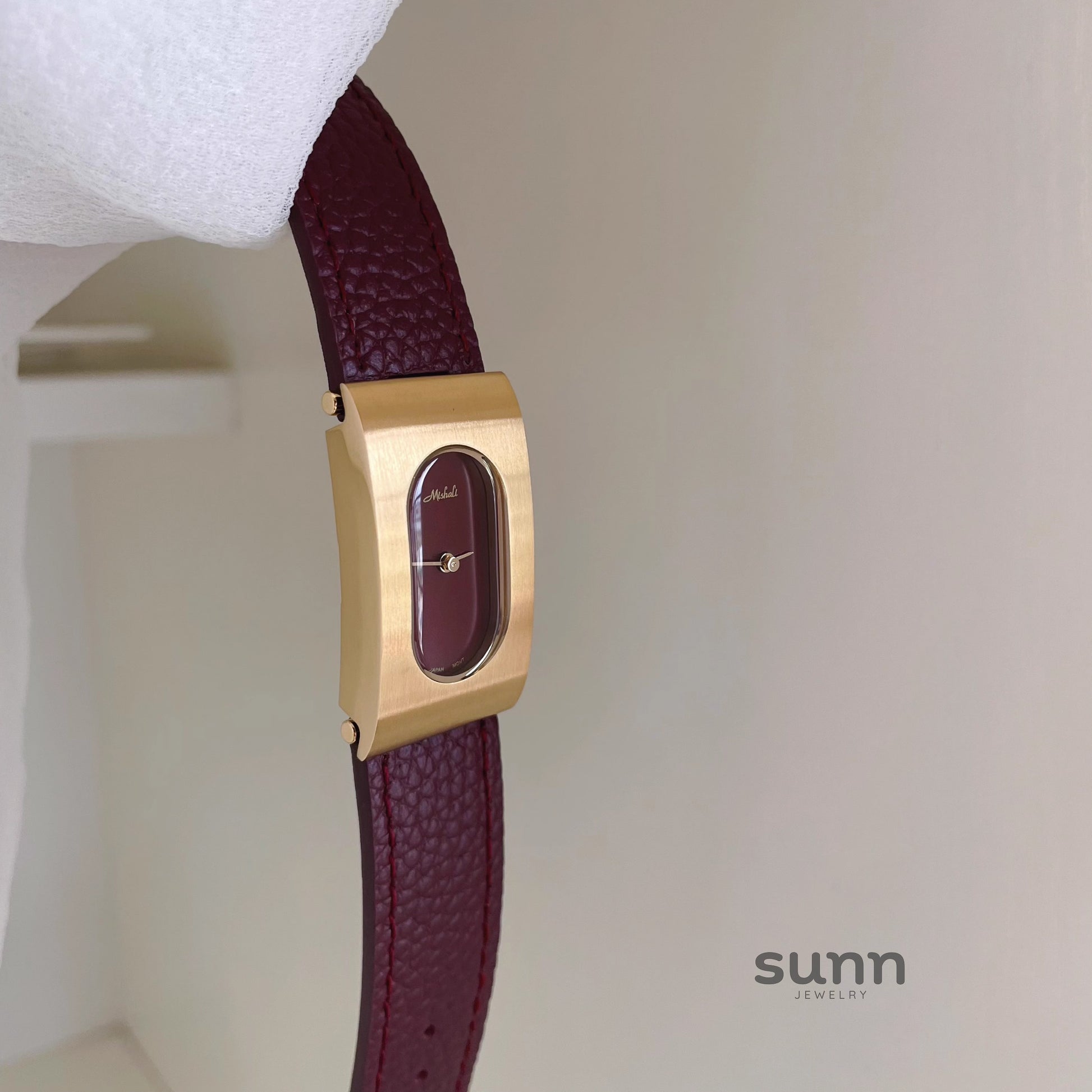 Lani Vintage Rectangular Leather Watch [6G62N9QY]
