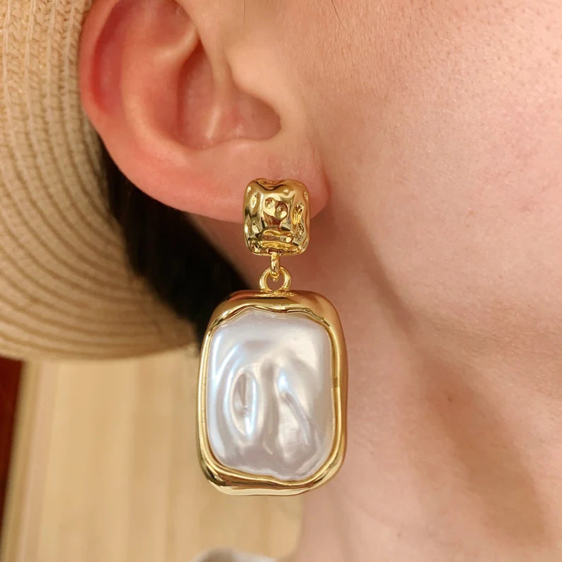 Laniya Dangle Pearl Cross Earrings [93JO5JED]