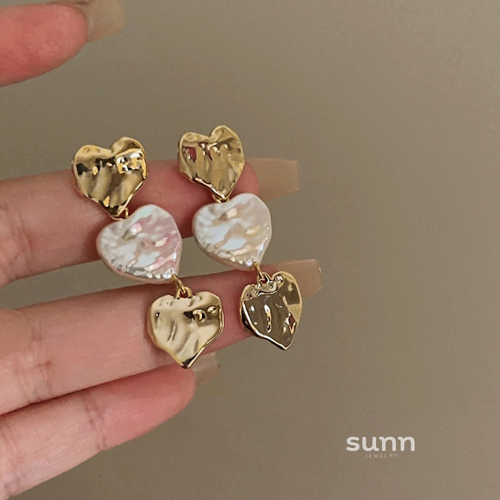 Lara Pearl Heart Earrings [WPRLCWJZ]