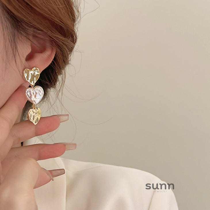 Lara Pearl Heart Earrings [SLCVG9UI]
