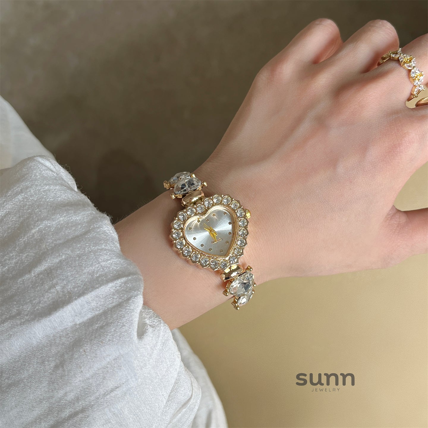 Lariah Dainty Crystal Watch [IC1P40A9]