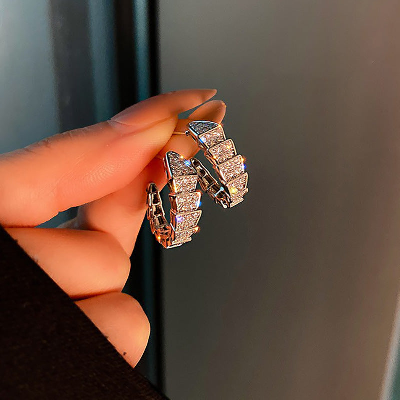 Lariah Serpent Stud Earrings [JAP0I1RY]