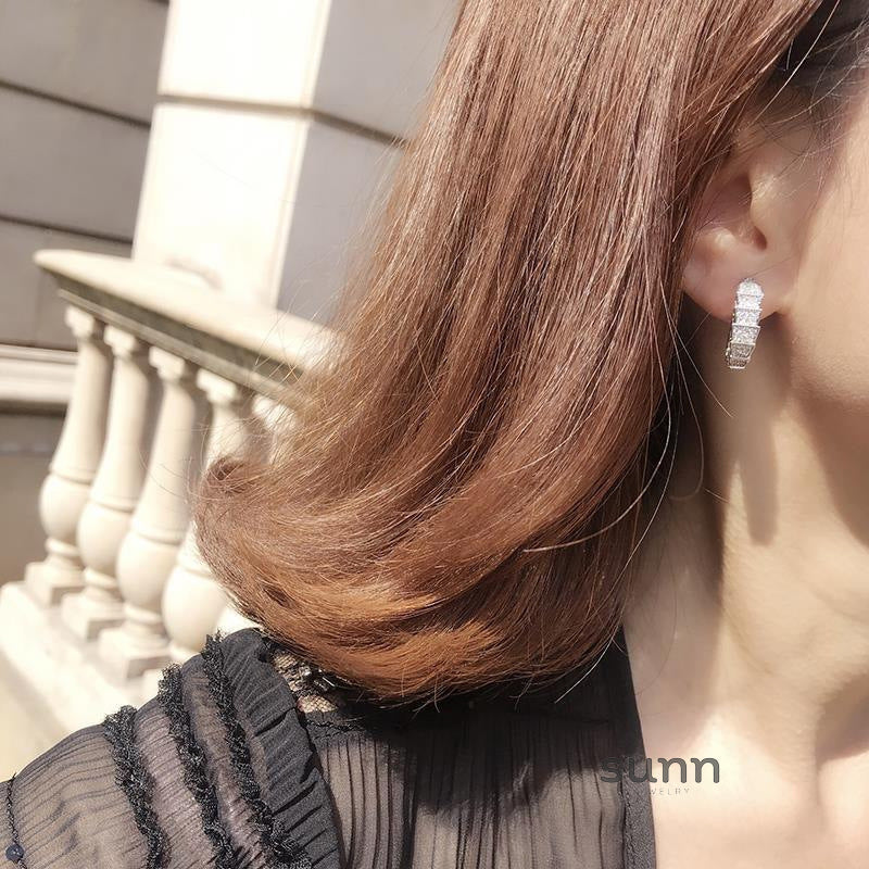 Lariah Serpent Stud Earrings [URNIWC19]