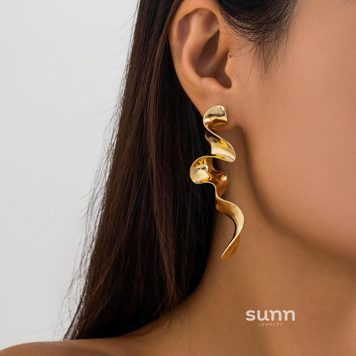 Laurel Twisted Liquid Necklace [YNZE8WDQ]