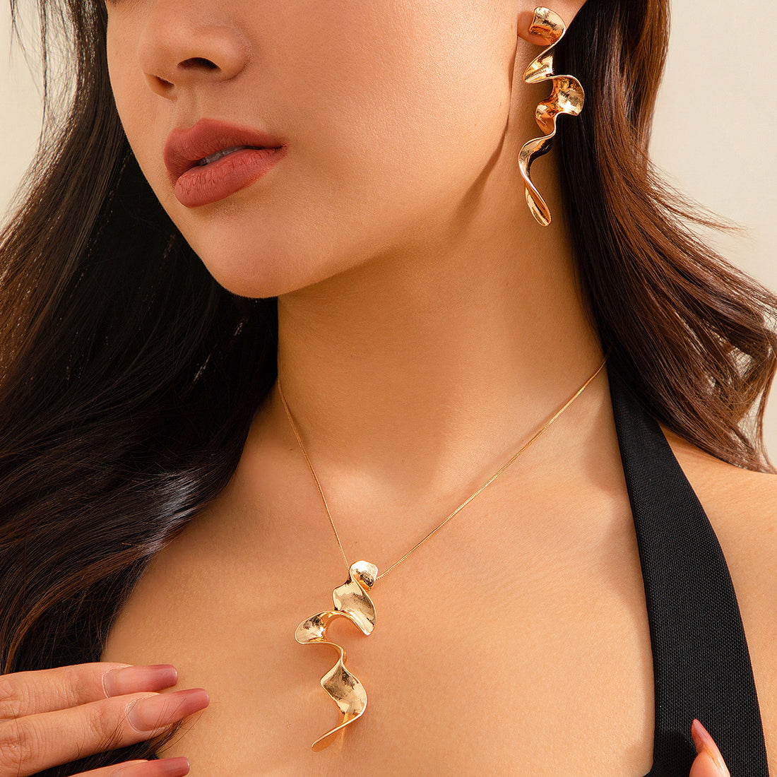 Laurel Twisted Liquid Necklace [FNQXM4DG]