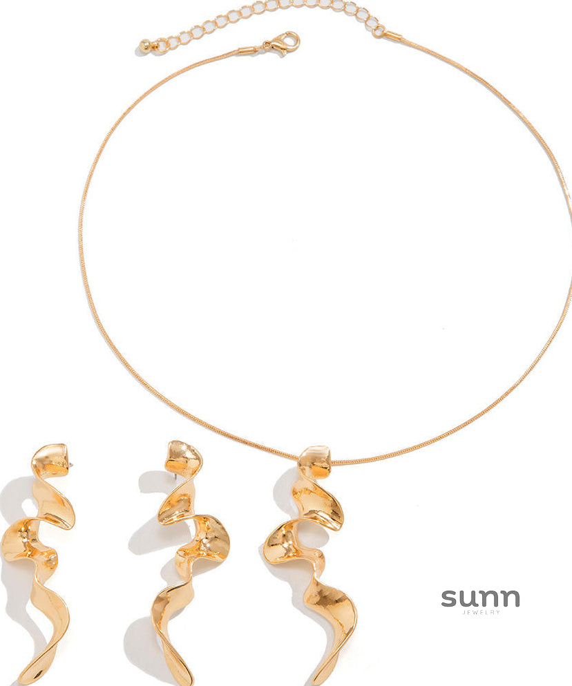 Laurel Twisted Liquid Necklace [A0MRD4Q2]