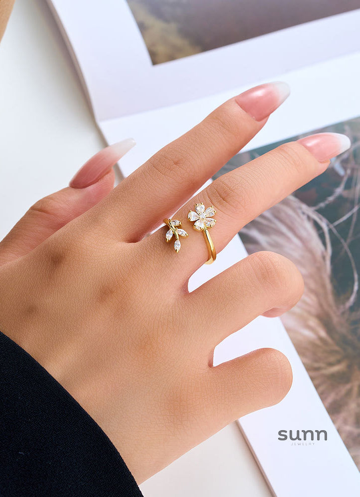 Laurie Delicate Floral Ring [1FHY1GJQ]