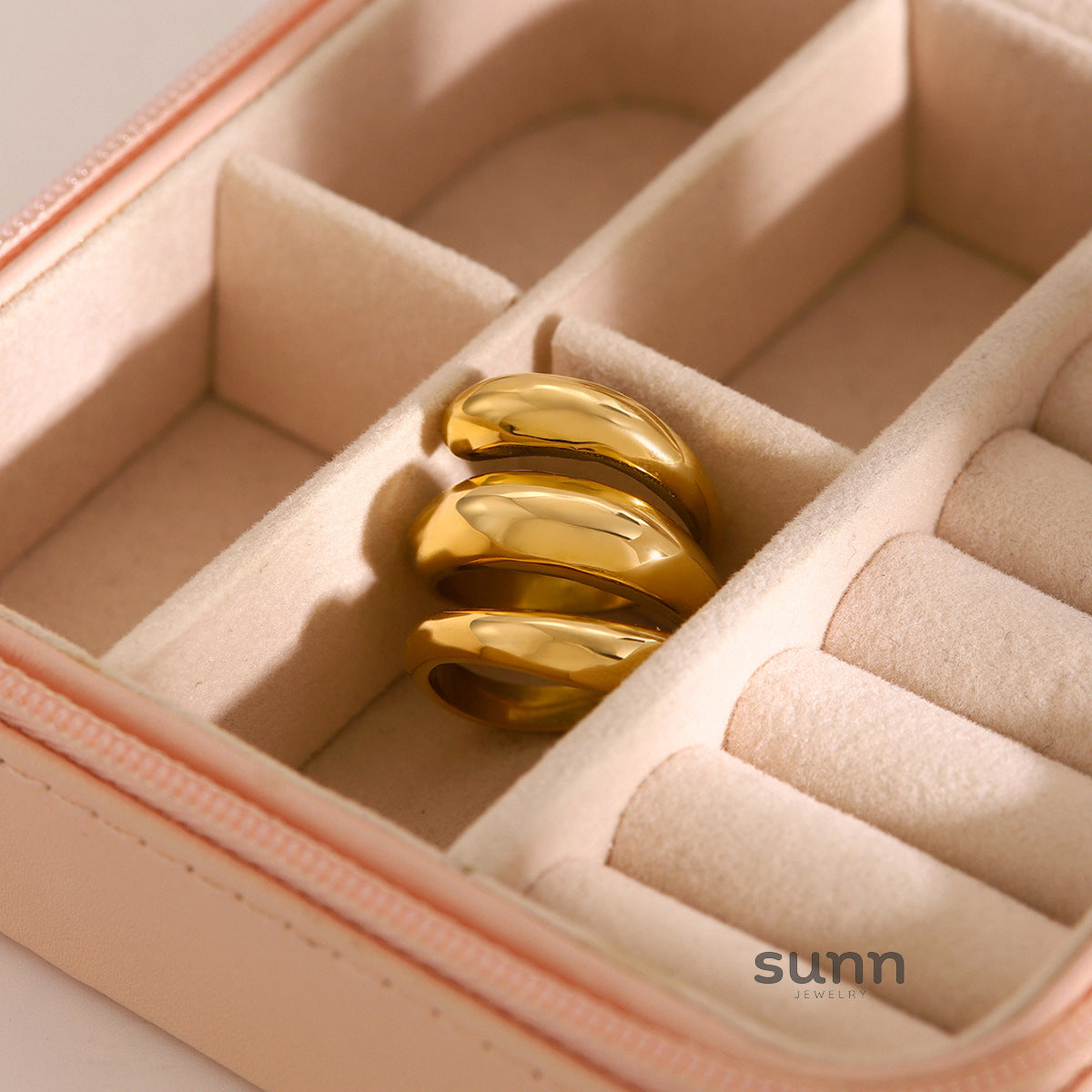 Laurynn Fluid Triple Band Ring [9KGF4S0N]