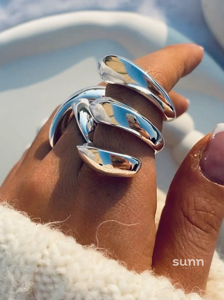 Laurynn Fluid Triple Band Ring [R1KO8Q3Q]