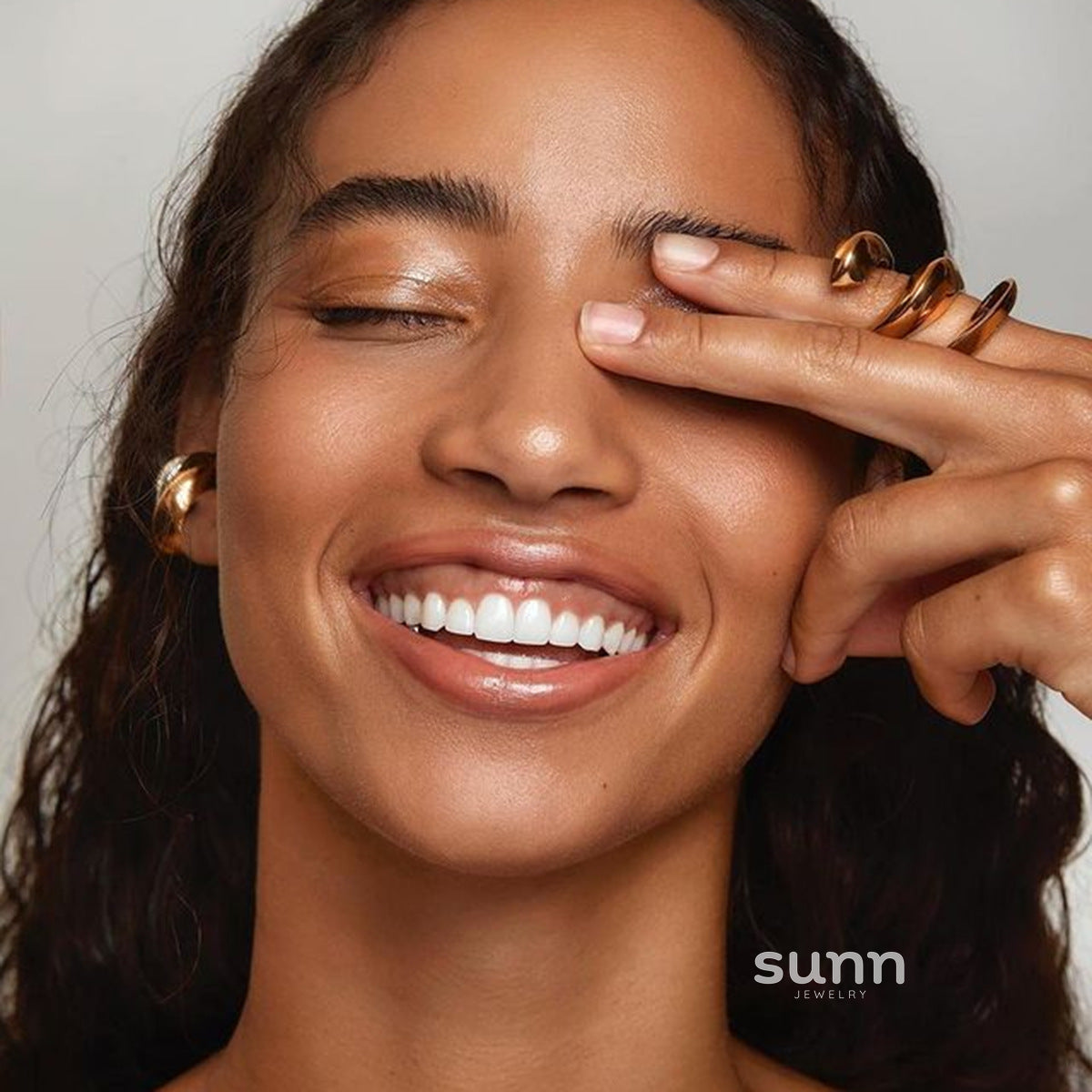 Laurynn Fluid Triple Band Ring [L2H9XA22]