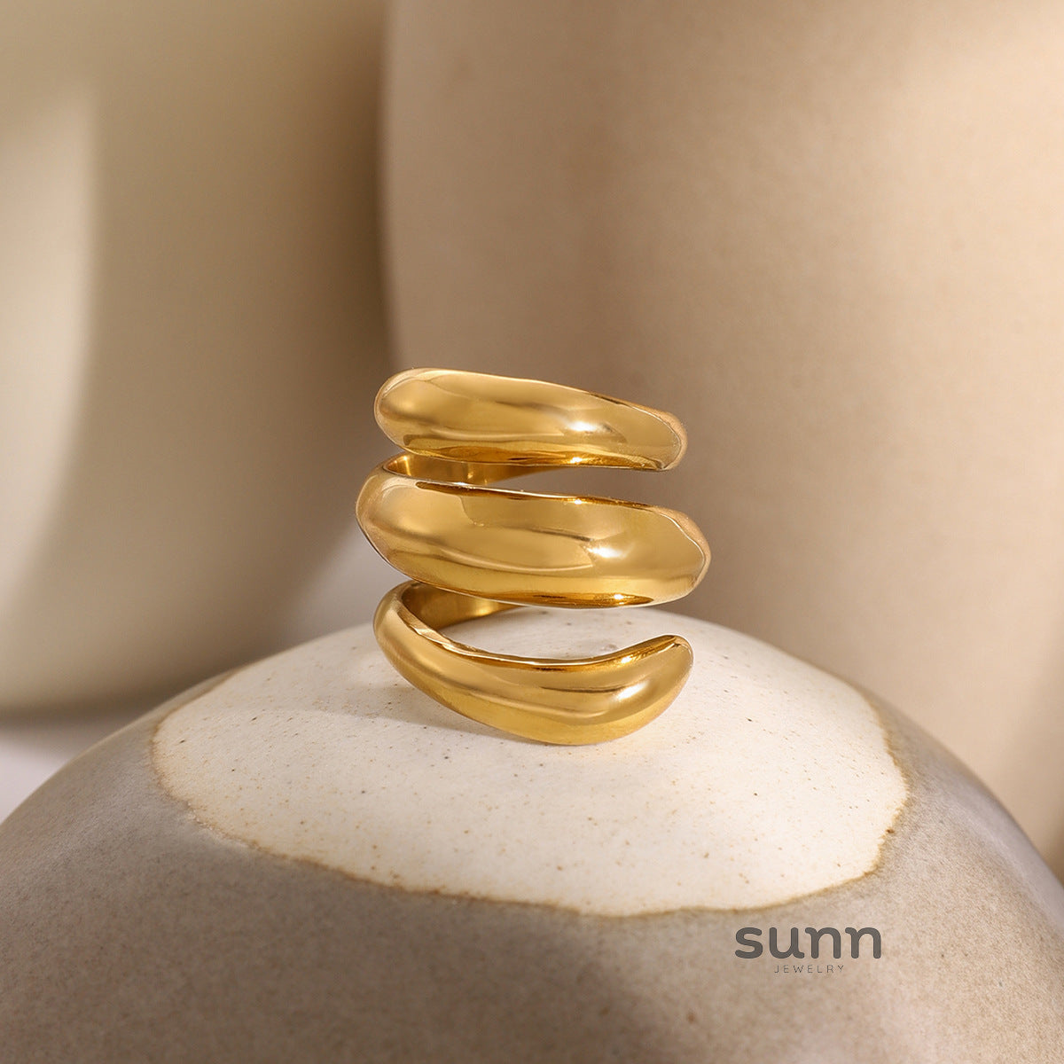 Laurynn Fluid Triple Band Ring [F31YY7ZS]