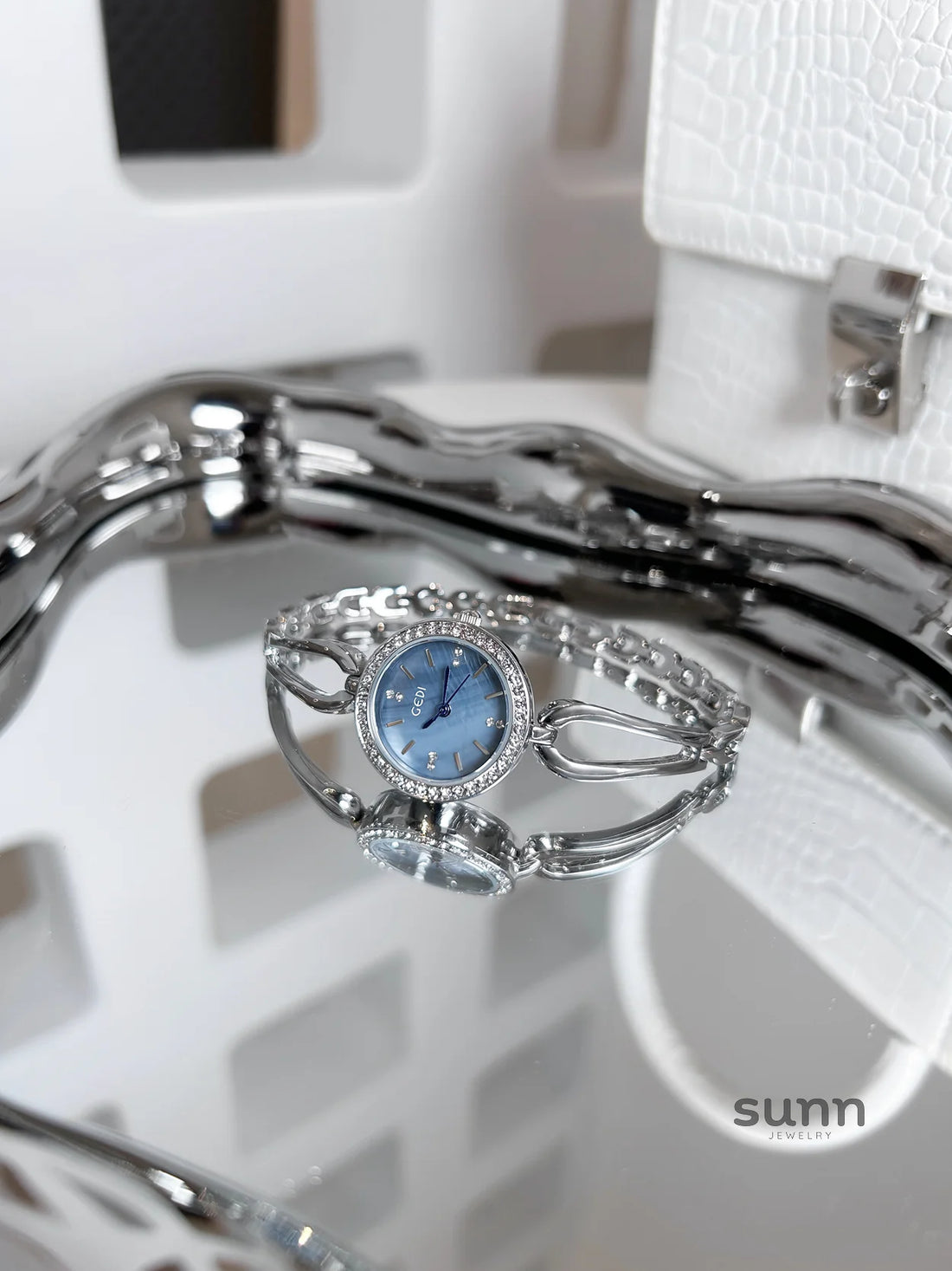 Laveah Petite Bracelet Watch - Iridescent White