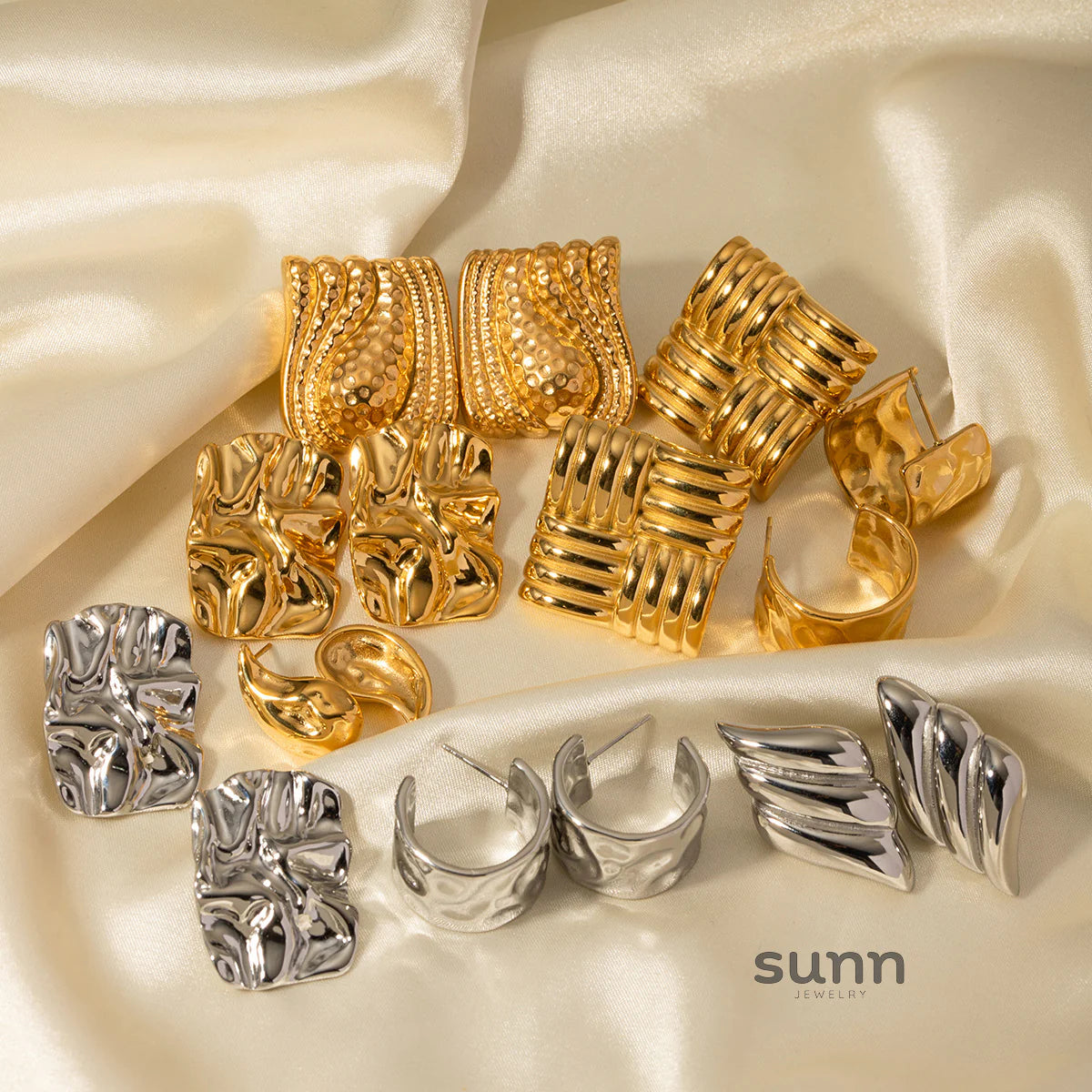 Lavinia Textured Square Earrings