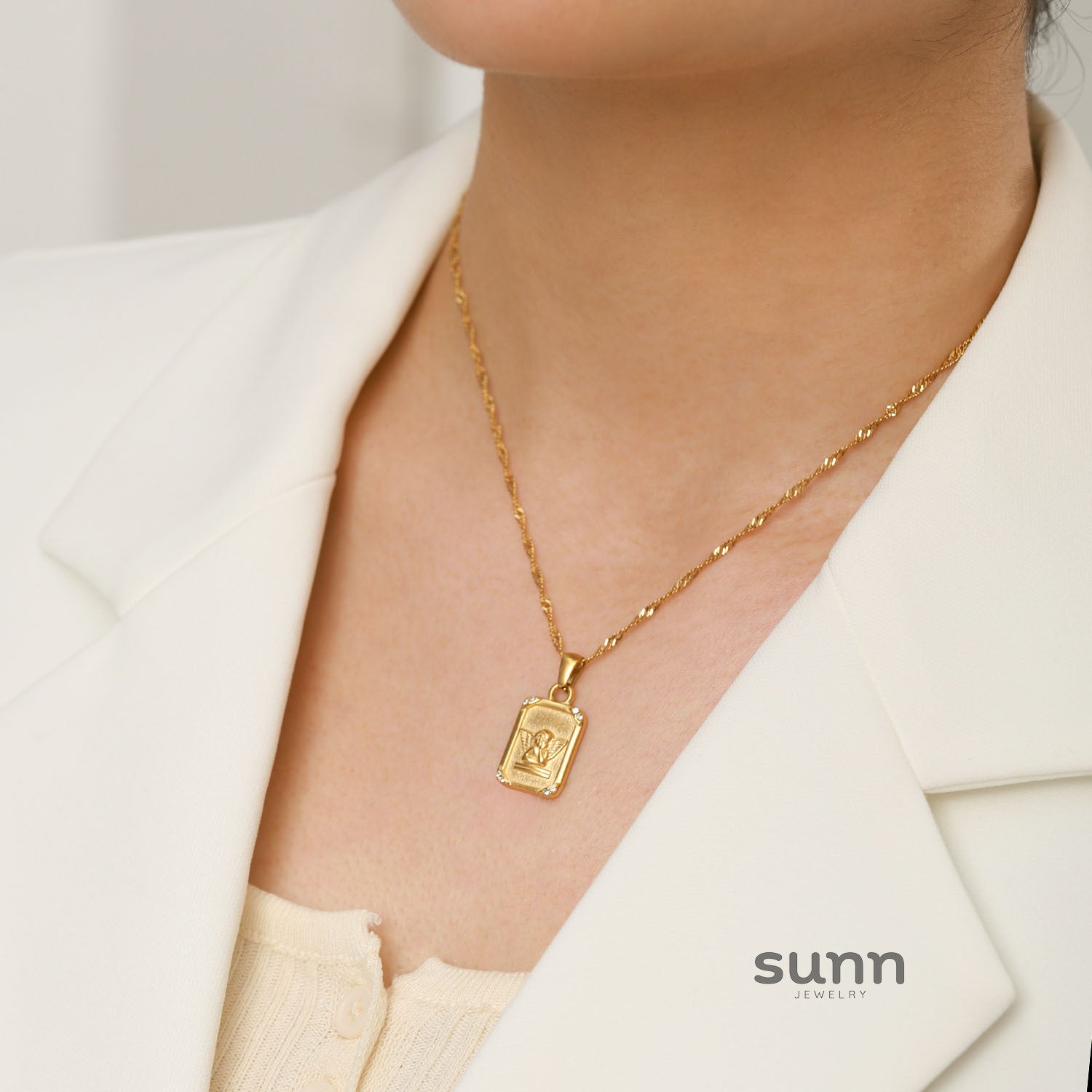 Layanna Gold Angel Necklace [JZ15DR4C]