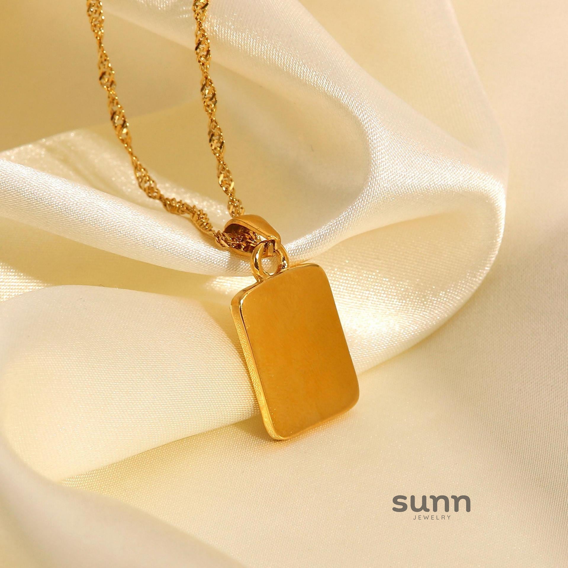 Layanna Gold Angel Necklace [2NVT1MCS]