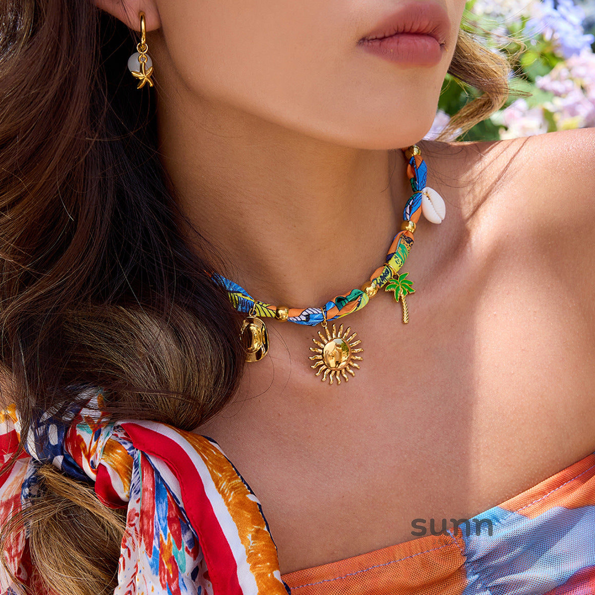 Layanna Sun Charm Necklace [DK0X9A8H]