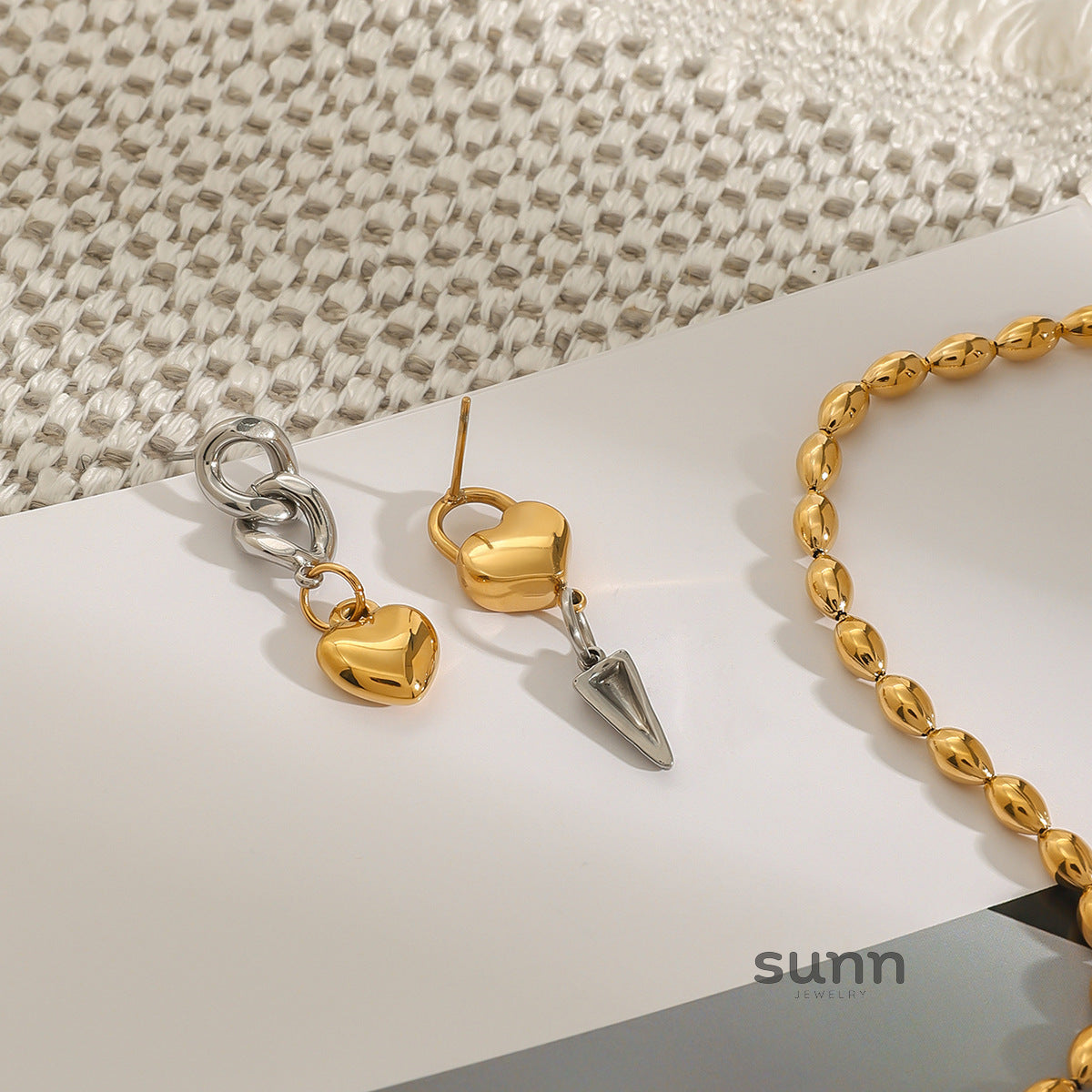 Layloni Heart Hoop Earrings [ZTK59VA0]