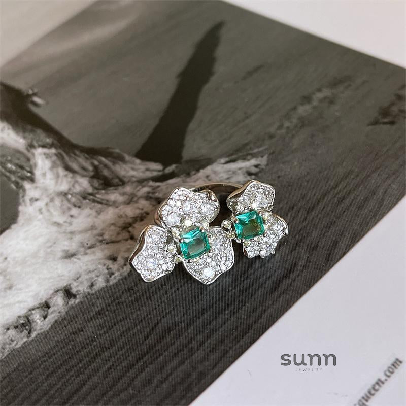 Layne Mint Emerald Open Ring [J4DTSTXM]