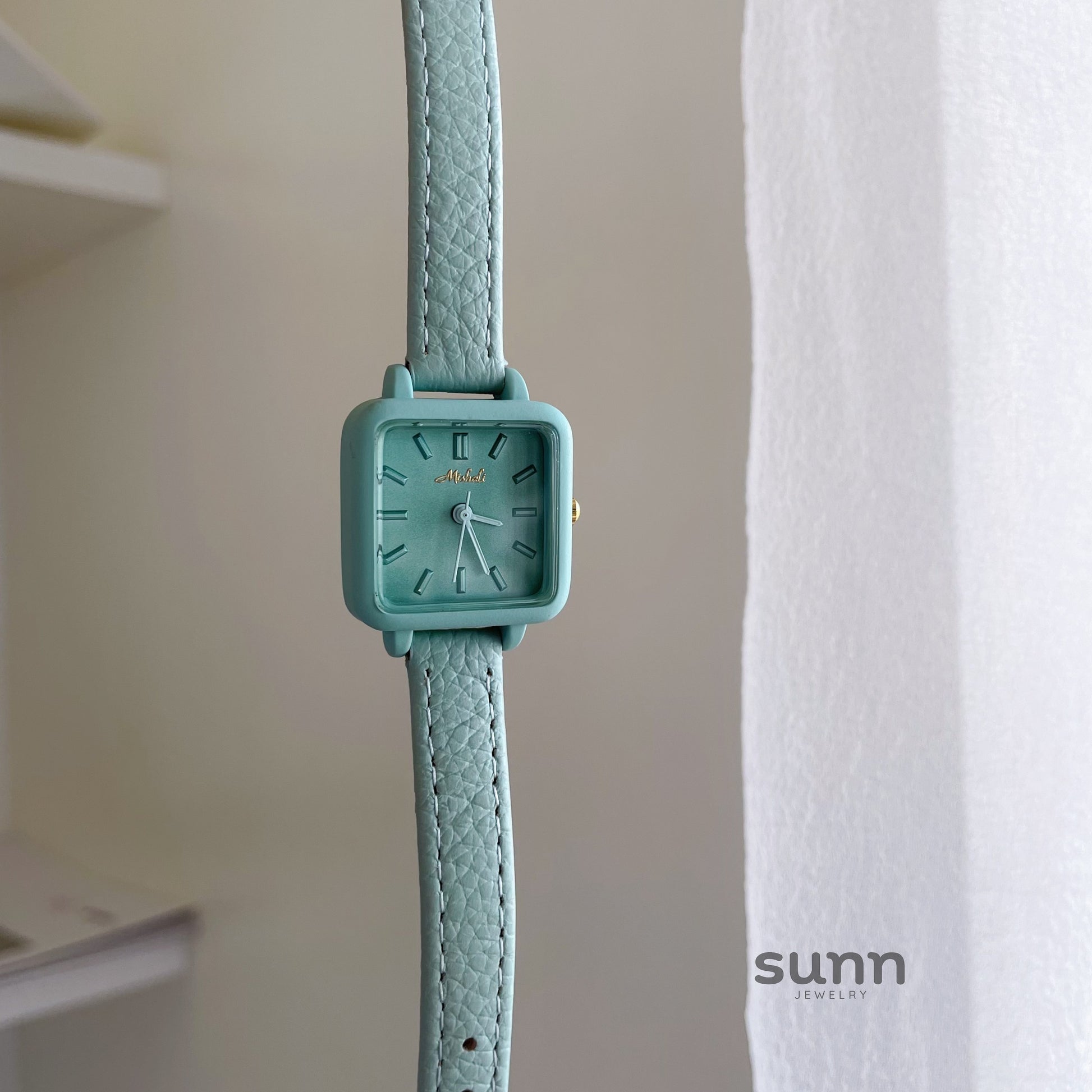 Laynie Vibrant Square Leather Watch [HYNPI112]