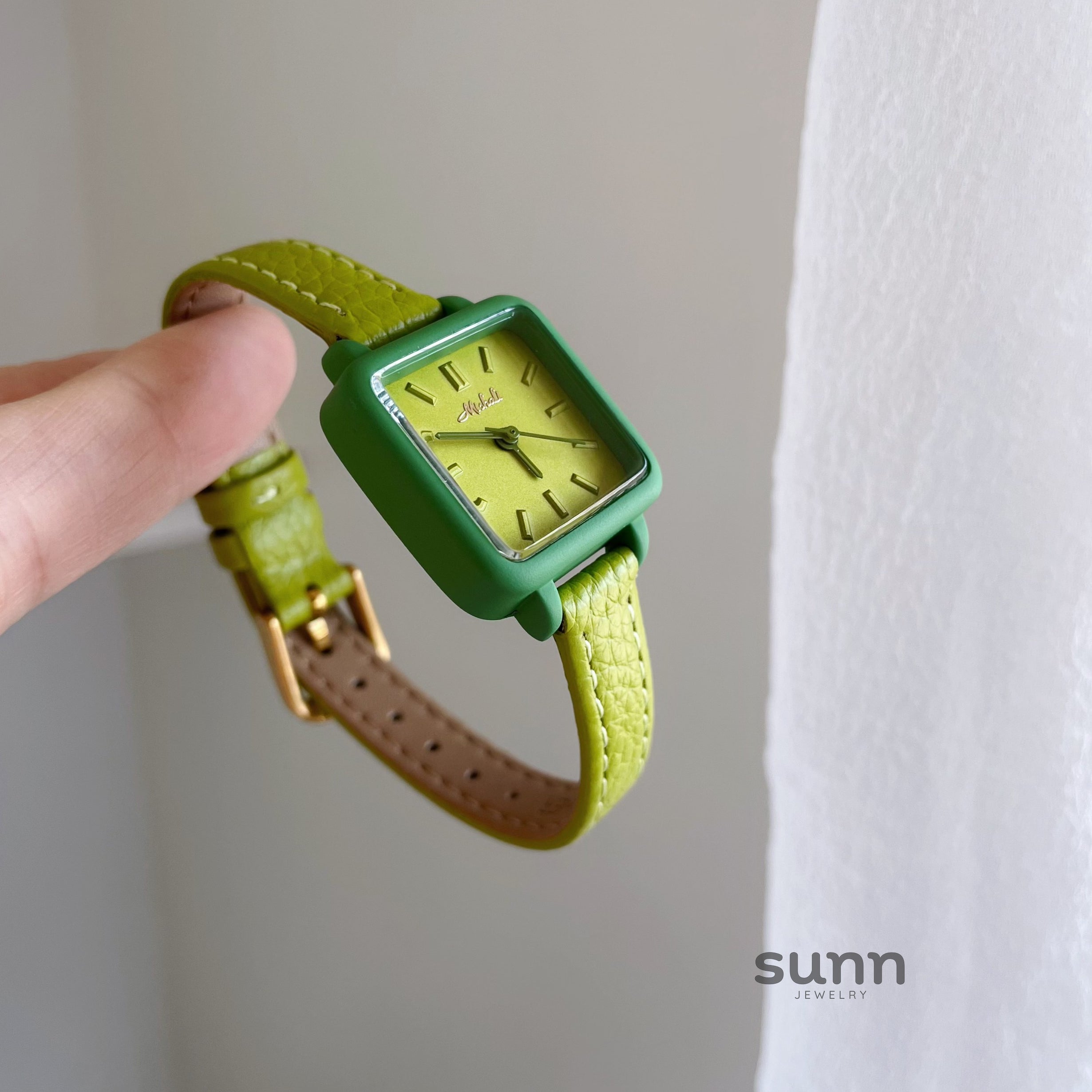 Laynie Vibrant Square Leather Watch [HYB12SYA]