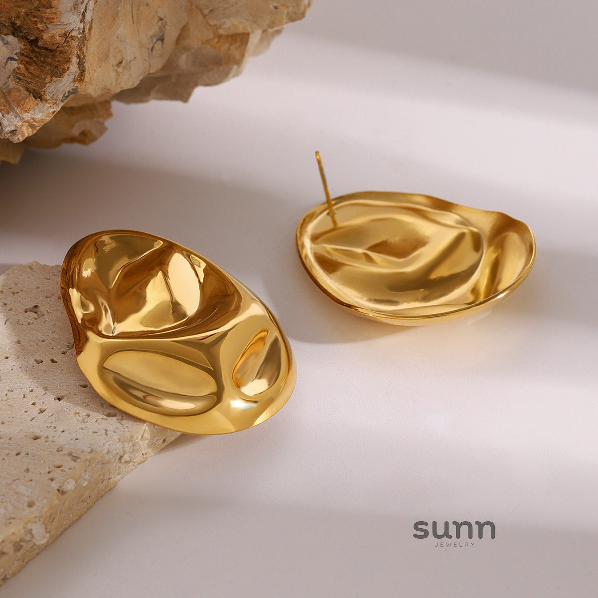 Lea Hammered Gold Hoop Earrings [9FFSLCN7]