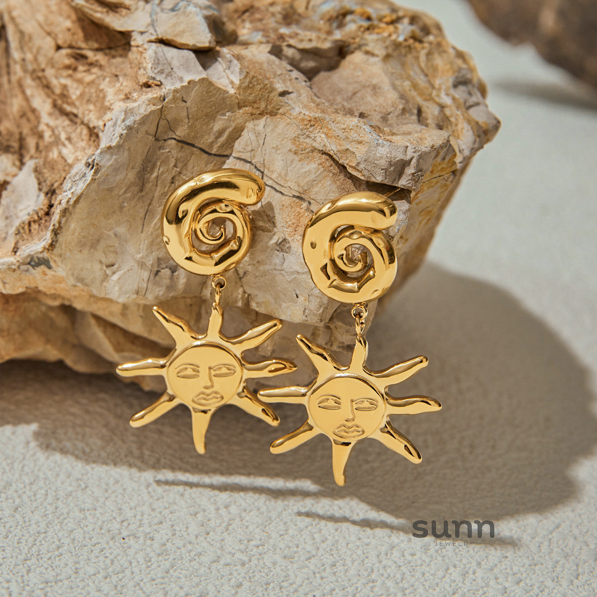 Leann Celestial Hoop Earrings [L247VR2S]