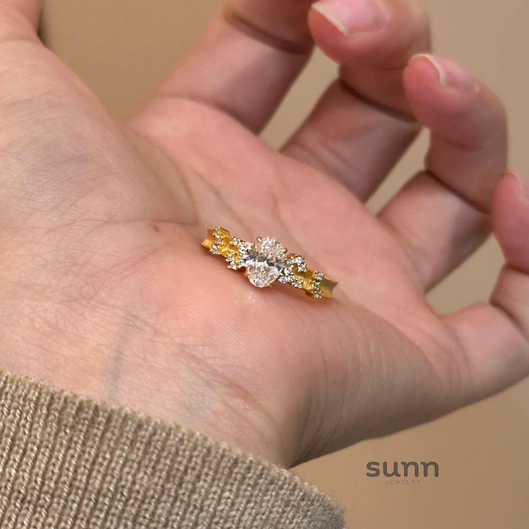 Leeah Ice Flower Oval Ring [TUU66FS4]