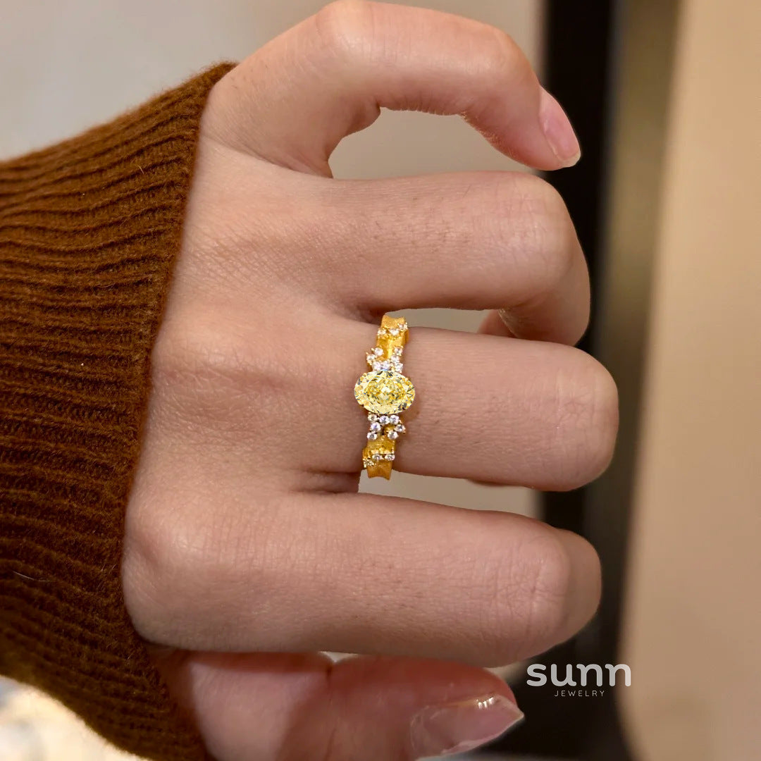 Leeah Ice Flower Oval Ring [5MHUX02I]