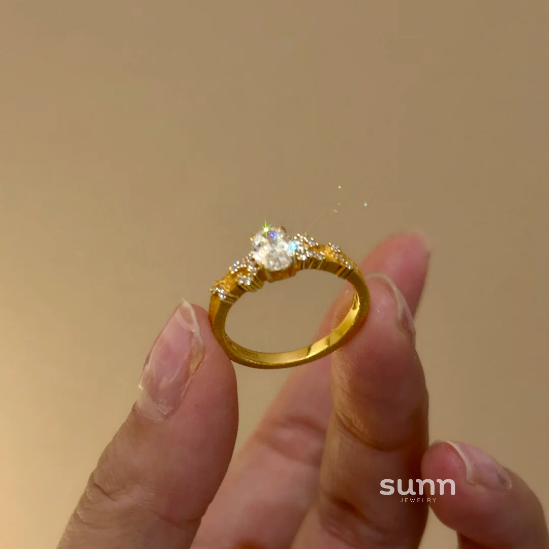 Leeah Ice Flower Oval Ring [V1N49DS5]