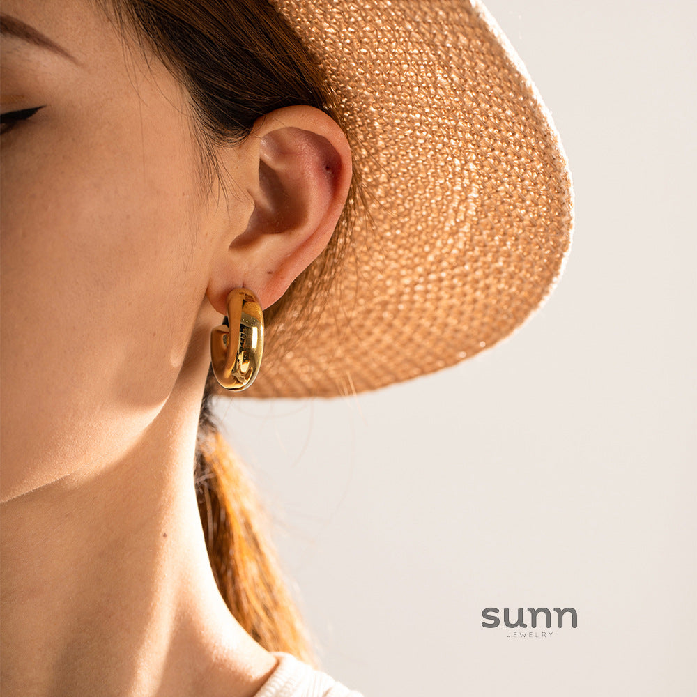 Leeanna Chunky Gold Hoop Earrings [9K6FH10E]