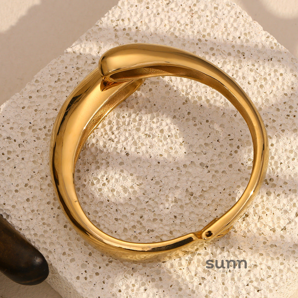 Leeba Serpent Embrace Cuff [VKEMYHIK]