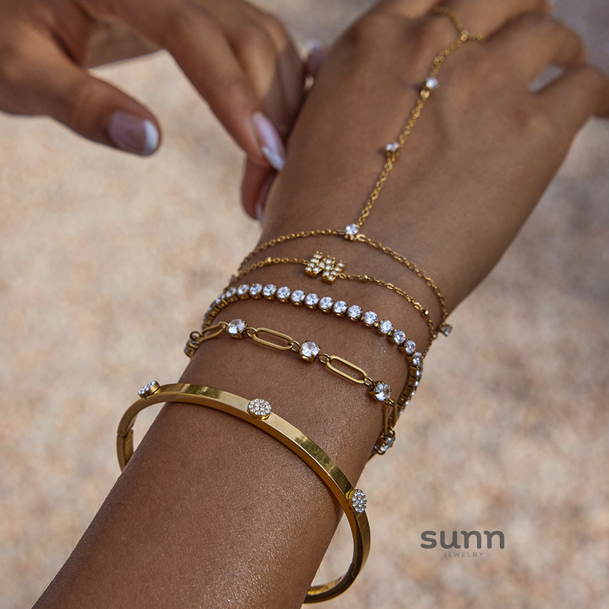 Legaci Glam Rhinestone Bracelet [GDGFW4IX]