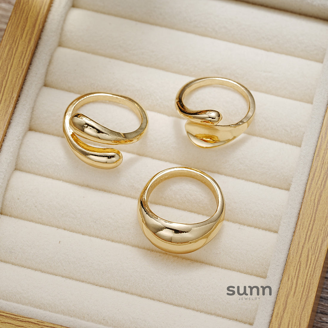 Leighann Gold Asymmetric Ring Set [63APXHQ5]
