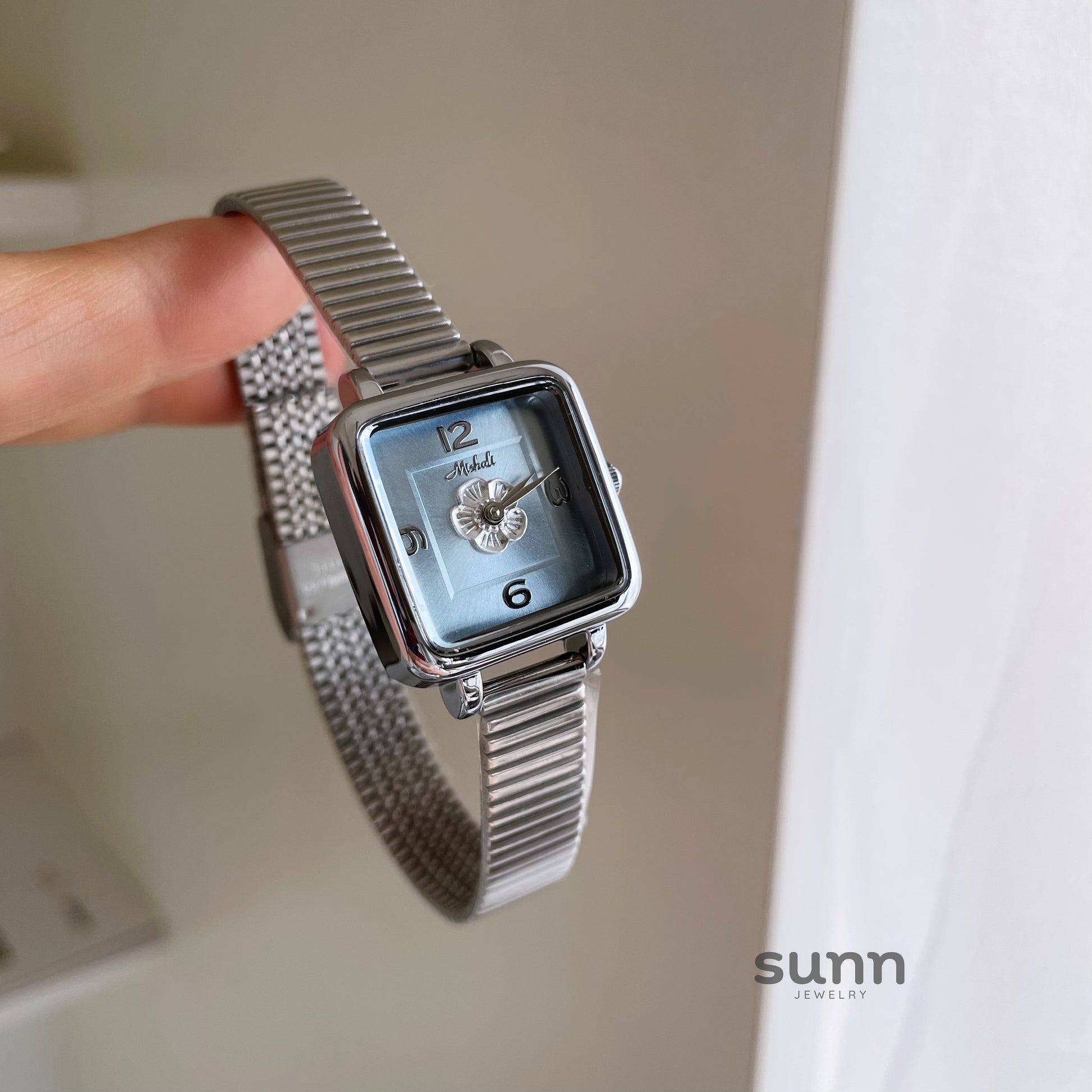 Leighla Ice Blue Camellia Watch [O62IPOU8]