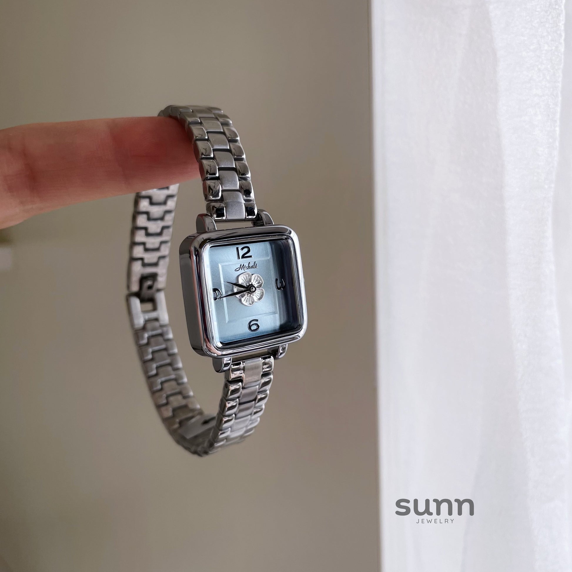 Leighla Ice Blue Camellia Watch [SSCTK75N]