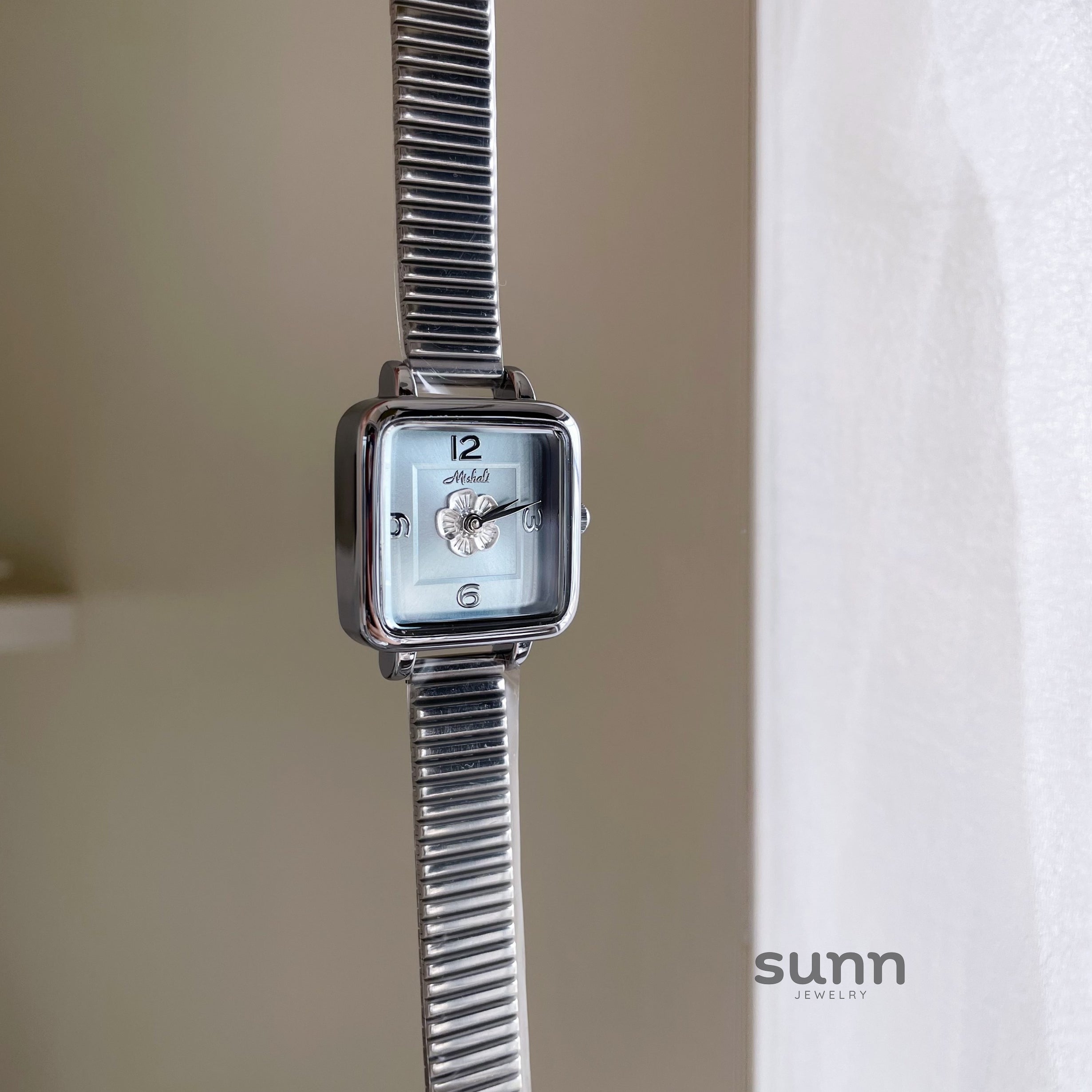 Leighla Ice Blue Camellia Watch [OWQEXCM4]