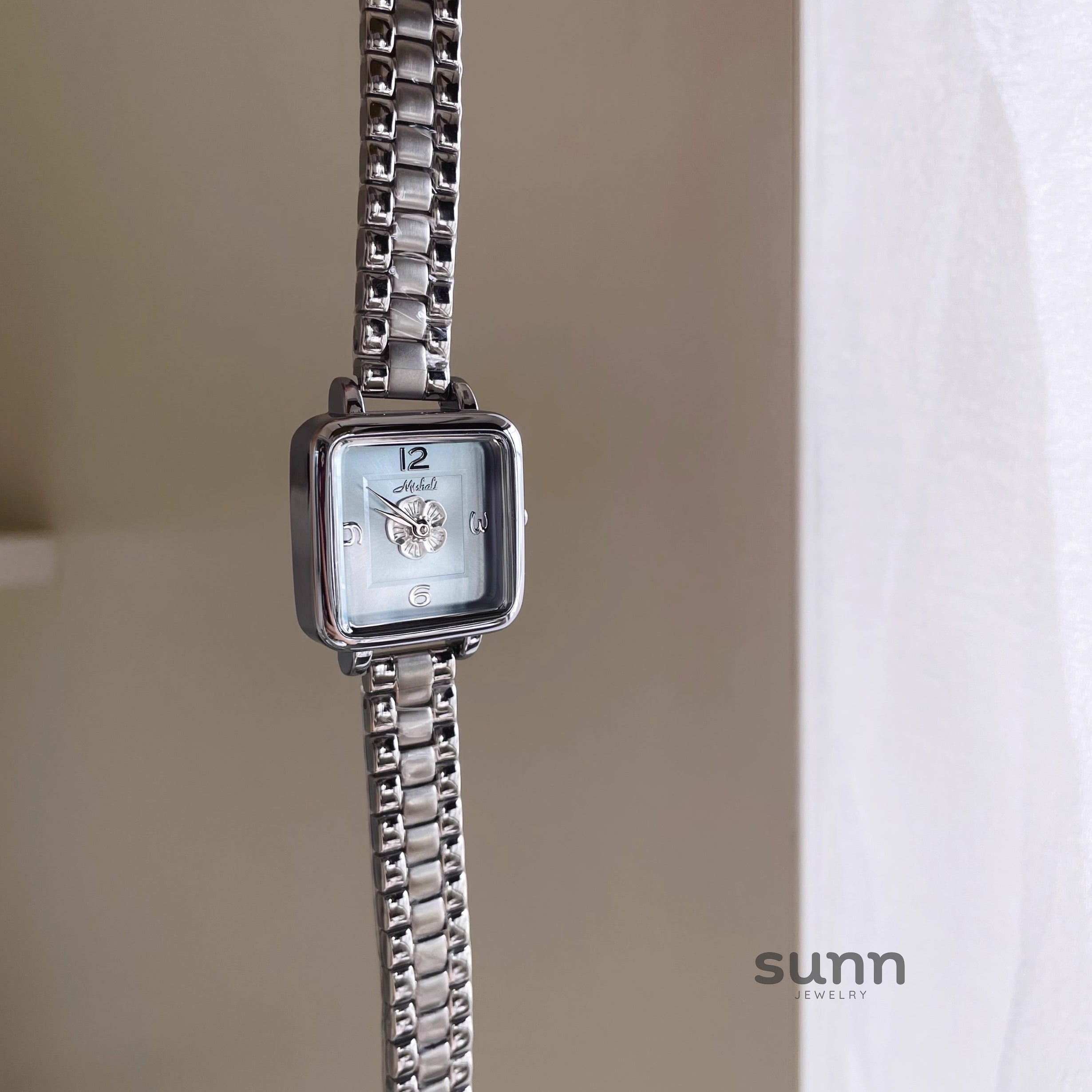 Leighla Ice Blue Camellia Watch [C5EJ53QG]