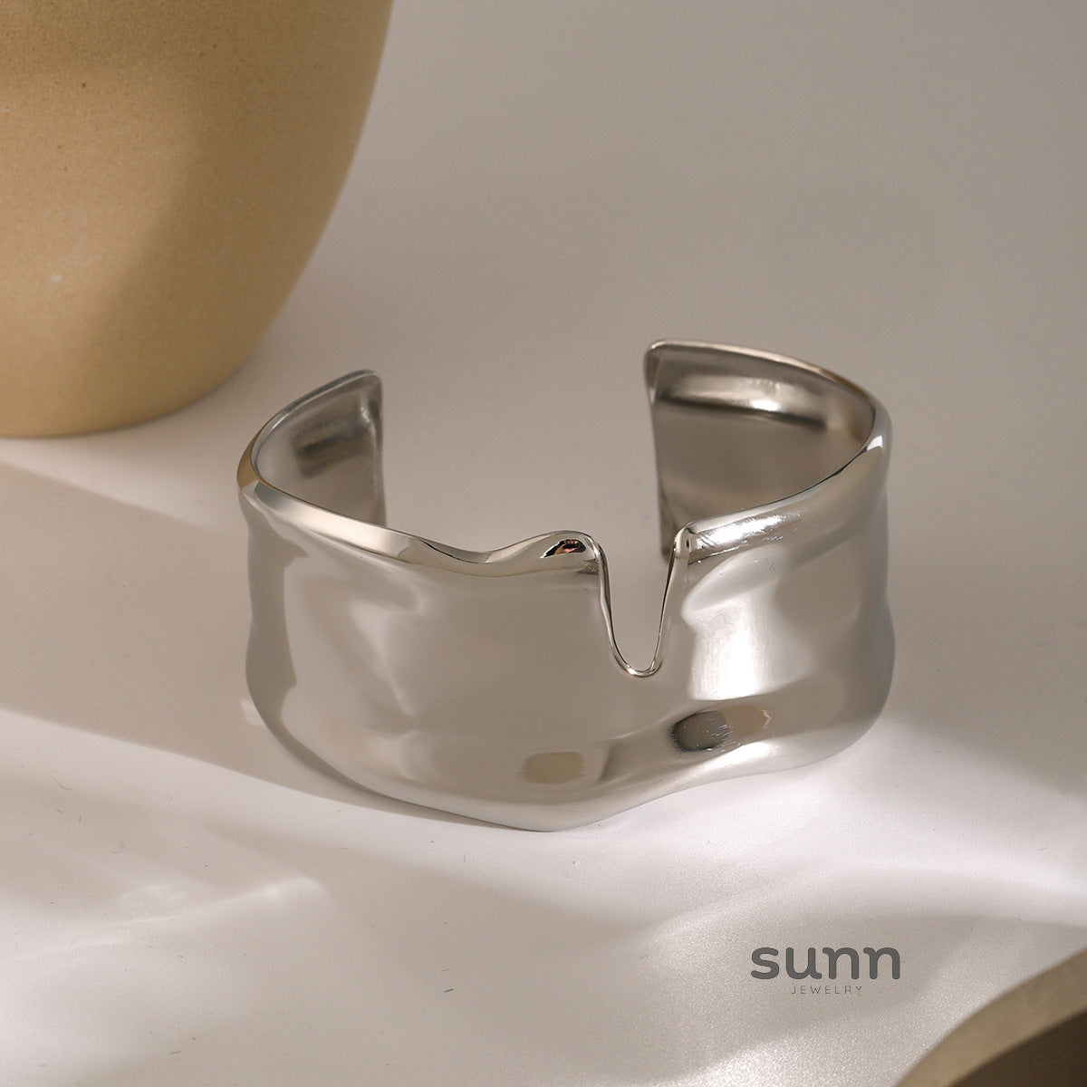 Leilah Gold Wide Cuff Bracelet [PR6DGQBT]