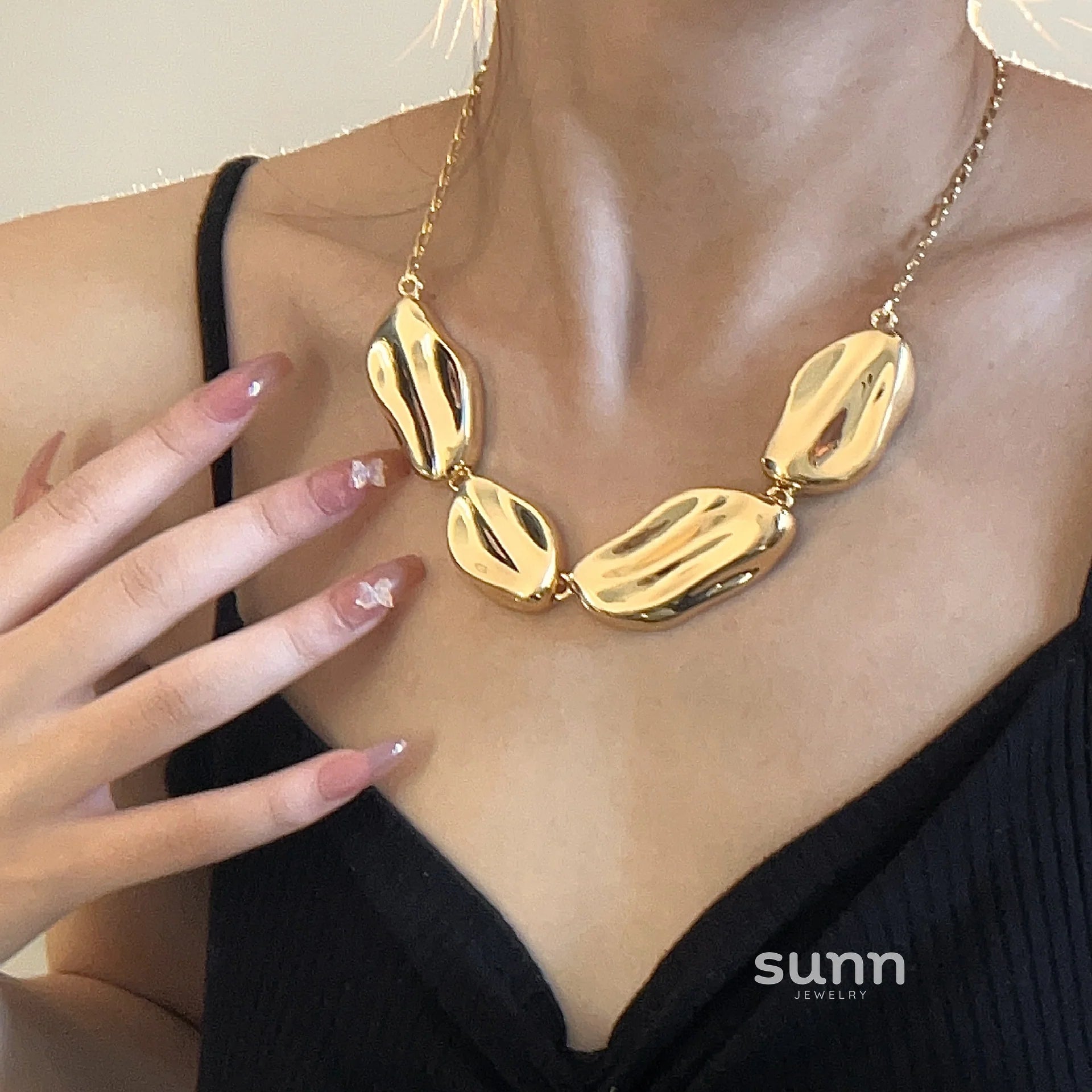 Lelia Geometric Choker Necklace