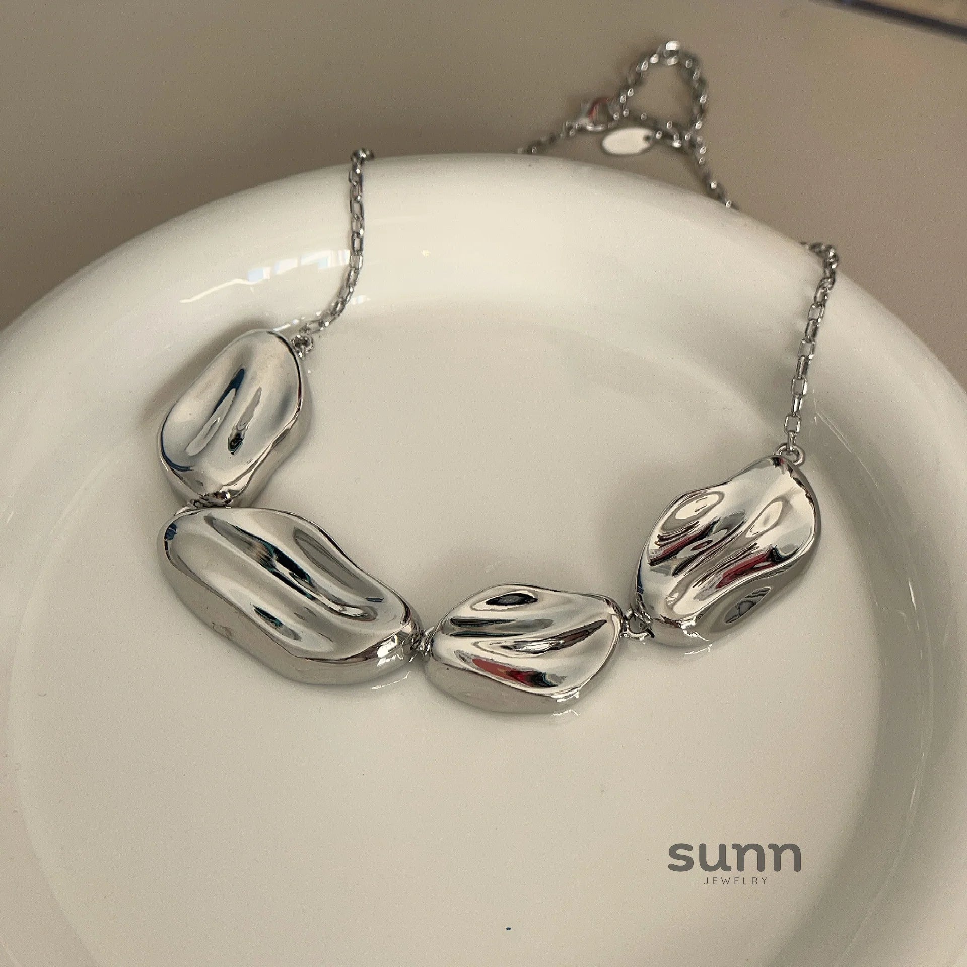 Lelia Geometric Choker Necklace